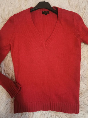 Red knitted sweater Julia Bergovich Medium like new