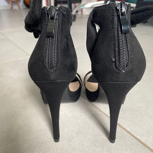 High heel shoes Diamantique brand new, size 37, black