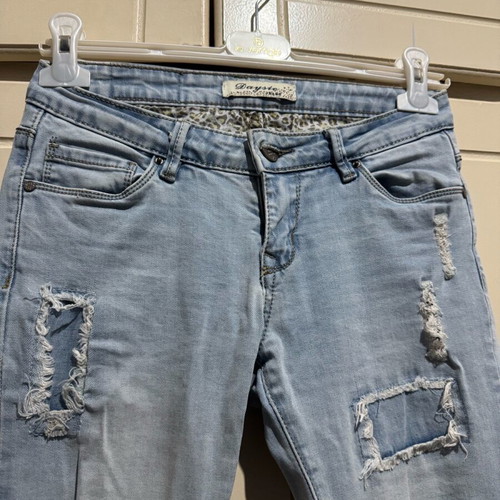 Women's skinny fit denim jeans like new, faded with distressing
