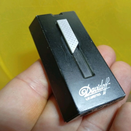 Davidoff lighter used, works properly