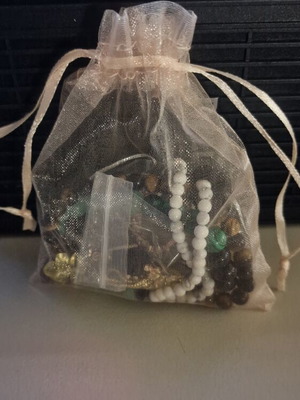 Jewelry set with 7 bracelets and 1 ring, total 8 pieces with pouch