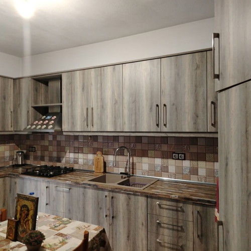 Complete kitchen with built-in oven and gas stove, like new