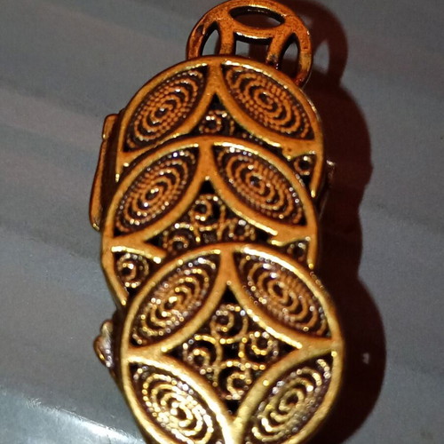 Pixiu figurine new with filigree coin base, 35 mm