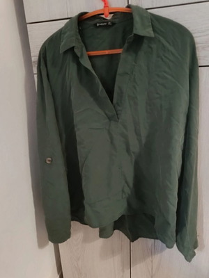 Stradivarius green shirt blouse size M like new