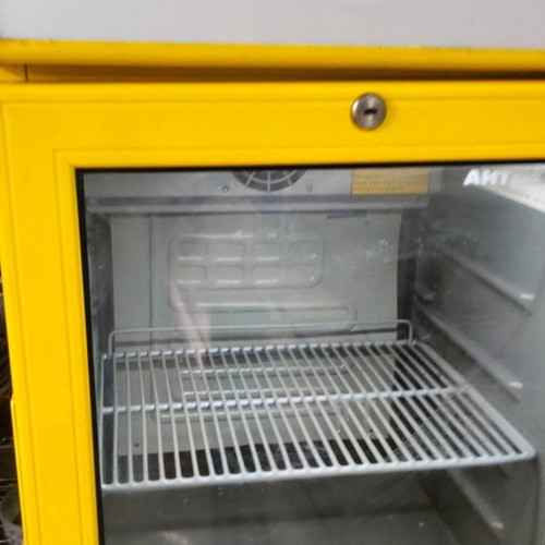 Professional display refrigerator used in excellent condition