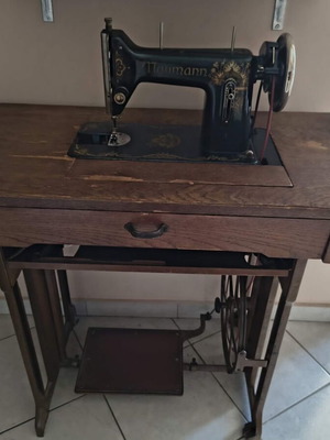 Naumann sewing machine used, about 50 years old, working