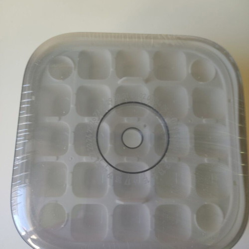 Ice tray with 50 large cubes new, double-layer storage box