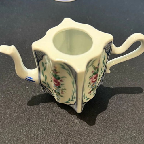 Limoges porcelain miniatures set like new, handpainted floral design