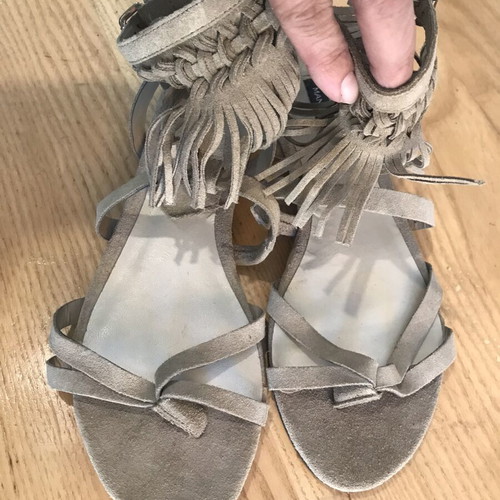 Mango flat suede sandals with fringes size 37 new beige gray