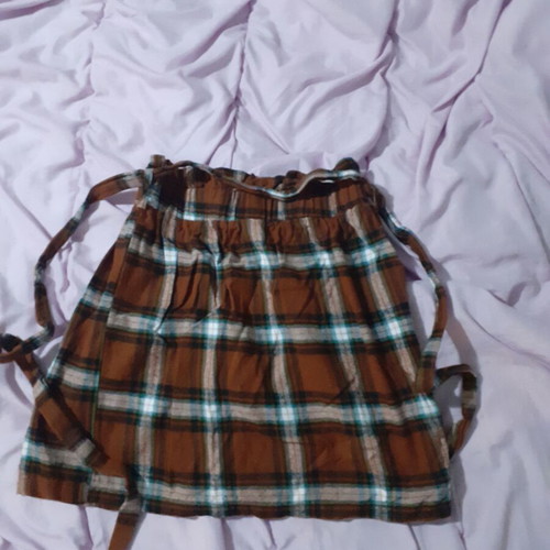 Mini plaid skirt new with belt and buttons, white and brown