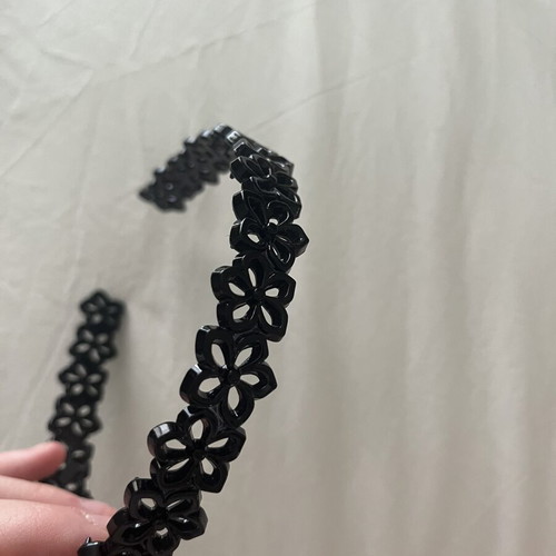 Black hairband with flowers