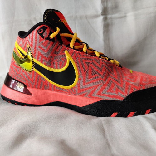 Nike LBJ NXXT Genisus basketball shoes new, size 42.5, black/orange