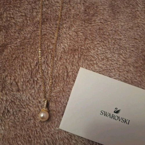 Swarovski necklace like new