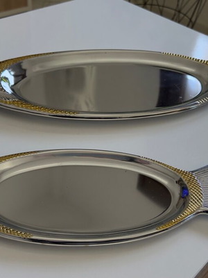 Set of 2 fish-shaped serving trays like new, stainless steel