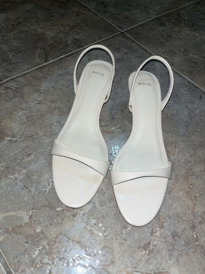 Mango sandals white with low heel like new, size 39
