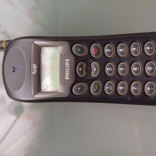 Philips Twist mobile phone used, old model