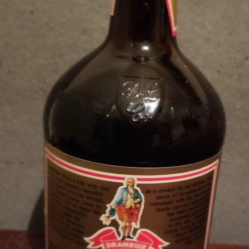 Drambuie Liqueur vintage, 1980s, 75cl new