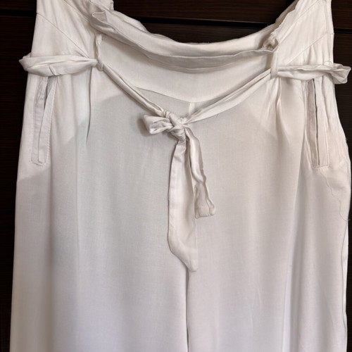 Bellissima women's pants used, white, size medium, salvari style