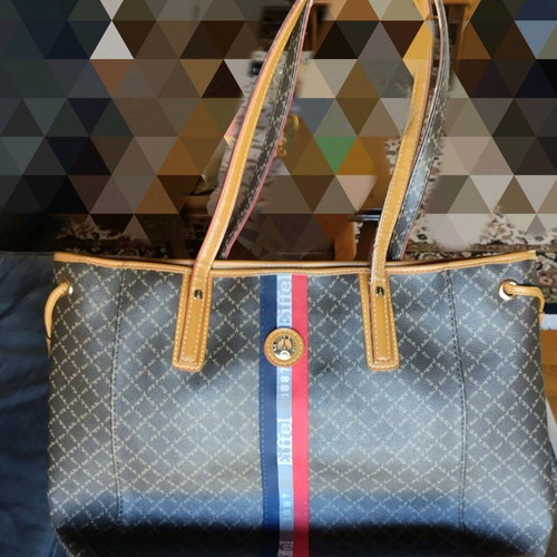 Eiffel women's bag like new with pouch