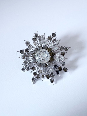 Vintage brooch with white and gray Swarovski like new