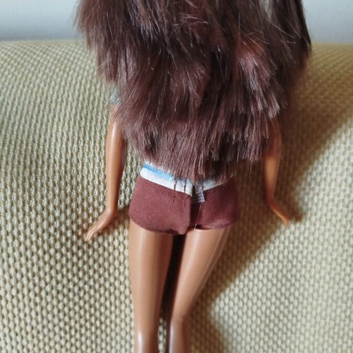 Barbie Cali Girl Summer doll like new with earth tone makeup