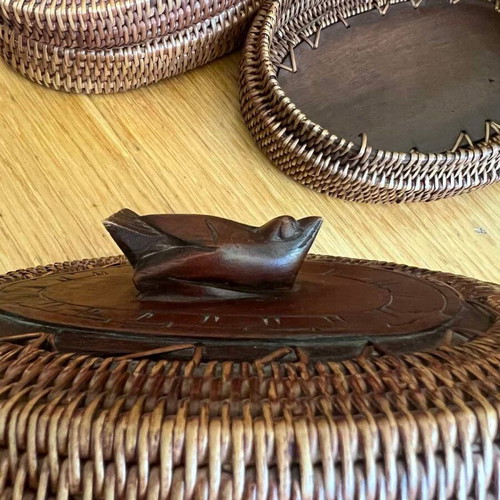 Handmade Indonesian Lombok decorative baskets used with wood carvings