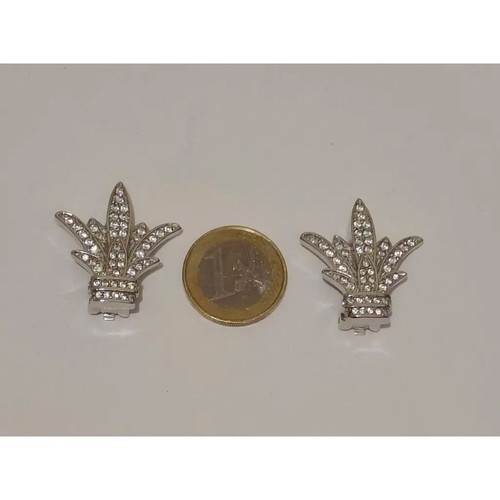 Christian Dior Fleur De Lis Clip On Rhinestone Earrings new, silver gray