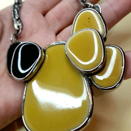 Statement necklace Dino Dinel new with articulated Pebbles motif