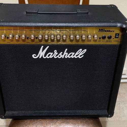 Ενισχυτής Κιθάρας Marshall MG 100 DFX σε υπερ άριστη κατάσταση με πεταλιέρα και δερμάτινο κάλυμμα