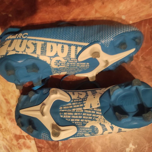 Nike football shoes new, size 36.5, blue and white, narrow fit