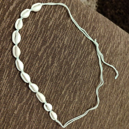 Shell necklace like new, summer style, turquoise cord