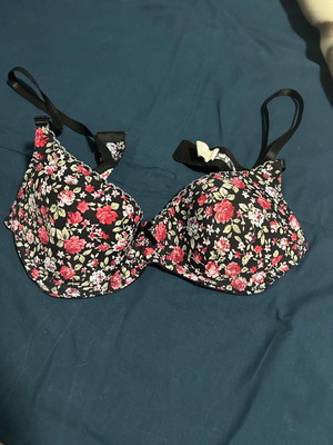 Bra like new with floral pattern, black and multicolor