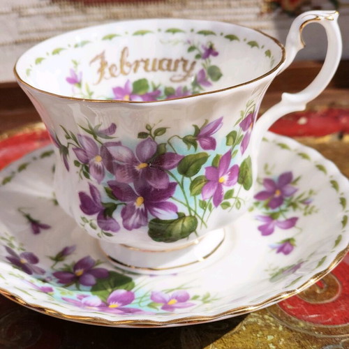 Royal Albert February tea cup like new, bone china