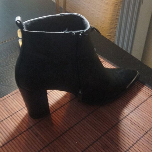 Ankle boots size 41 like new, black