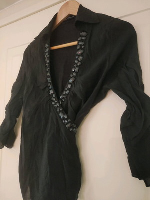 Coco&tashi women's evening shirt like new, black wrap with stones
