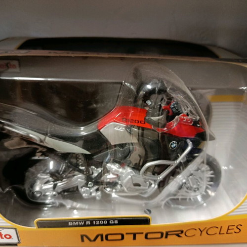 Maisto motorcycle 1/12 new unused