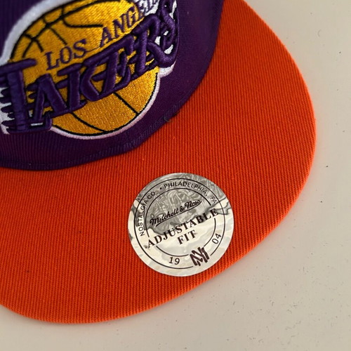 LA LAKERS SnapBack cap Michell & Ness like new