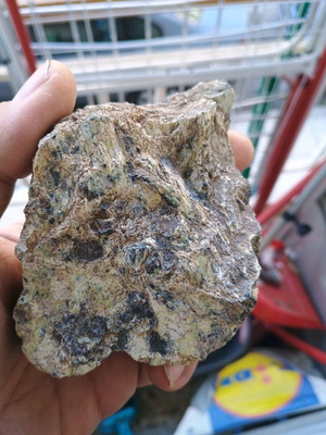 Rock new 466.6 g, 11 cm dimensions