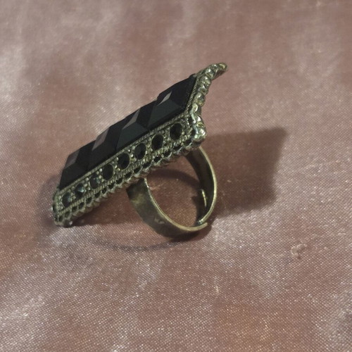 Statement ring used vintage style with black geometric stones