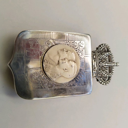 Wedding favor from the last royal couple like new