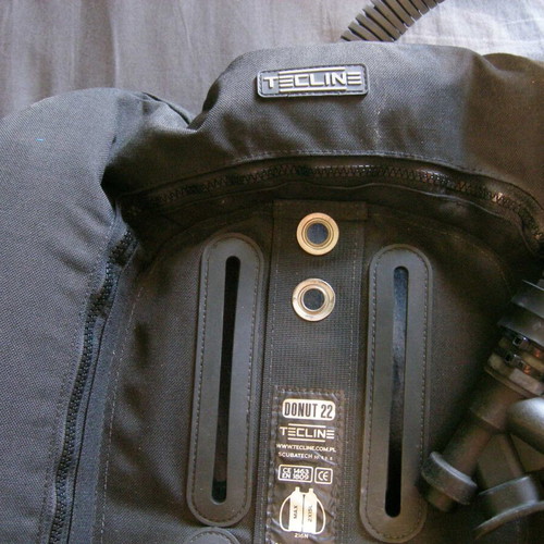 BCD Tecline Donut 22 Special Edition with double tank harness like new