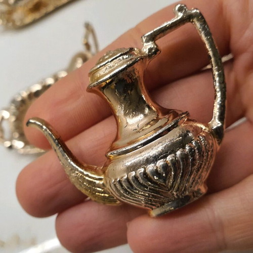 Miniature decorative plates used