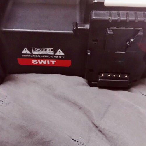 SWIT PC-P461S 4-Bay V-Mount Fast Battery Charger like new