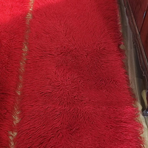Wool flokati rugs like new, set of 2, red color