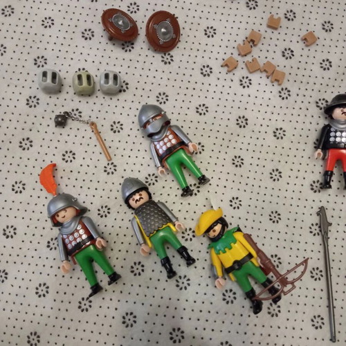 Vintage Playmobil 3888 Castle Defenders set like new