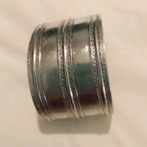 Adjustable wide bracelet silver vintage like new