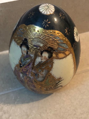 Αβγό πορσελάνης vintage σε άριστη κατάσταση