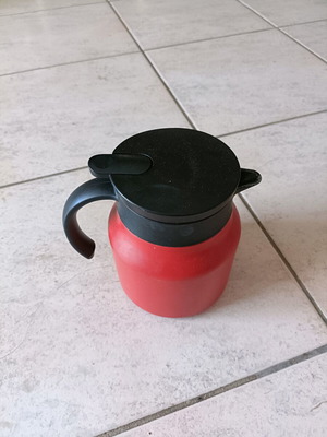 Thermal coffee pot jug like new, red and black