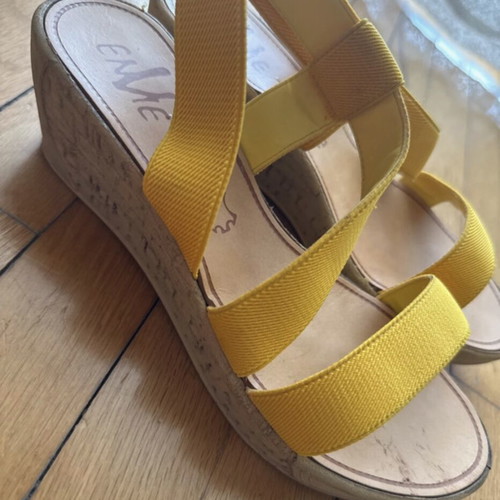 Envie Shoes yellow platform sandals like new, size 38