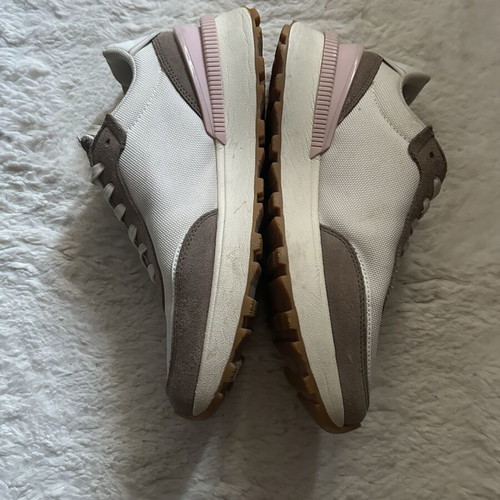 Tommy Jeans sneakers used with small cleanable mark, size 39, beige brown